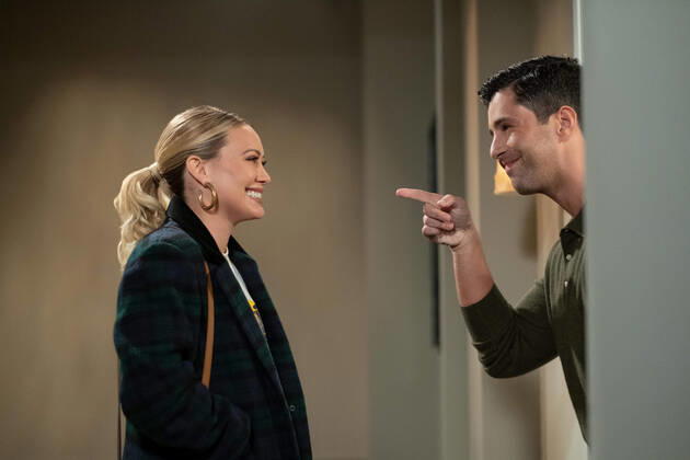 Hilary Duff, Josh Peck, How I Met Your Father (2022). Photo credit: Patrick Wymore Hulu  Copyright: xx 34316-013THA