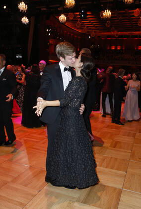 Timur Bartels mit Freundin Michelle Math 25. Leipziger Opernball 2019 am 27. Oktober 2019 in der Oper Leipzig Copyright: xVISTAPRESSx xLanaxYassi