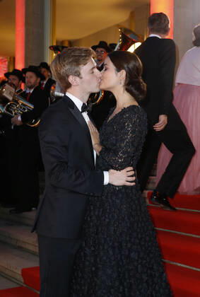 Timur Bartels mit Freundin Michelle Math 25. Leipziger Opernball 2019 am 27. Oktober 2019 in der Oper Leipzig Copyright: xVISTAPRESSx xLanaxYassi