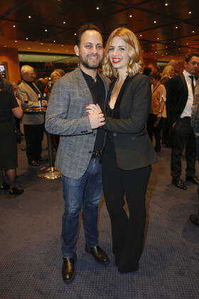 Susan Sideropoulos mit Ehemann Jakob Shtizberg That™s Life Das Sinatra-Musical Weltpremiere im Theater am Potsdamer Platz am 08. Januar 2020 in Berlin Copyright: xVISTAPRESSx xAnnixSchmitz