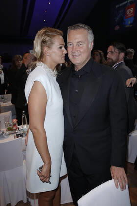 Franziska van Almsick mit Jürgen B. Harder Verleihung 19. Radio Regenbogen Award 22. April 2016 im Europa-Park Confertainment Center in Rust Copyright: xVISTAPRESSx xG.xChlebarov