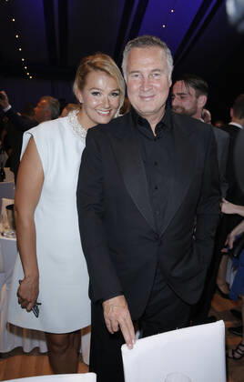 Franziska van Almsick mit Jürgen B. Harder Verleihung 19. Radio Regenbogen Award 22. April 2016 im Europa-Park Confertainment Center in Rust Copyright: xVISTAPRESSx xG.xChlebarov