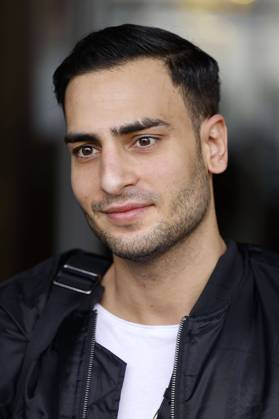 Timur Ülker bei der Abfahrt zu den Dreharbeiten der RTL-Tanzshow Let s Dance 2022 in den MMC-Studios in Köln Ossendorf. Köln, 18.02.2022