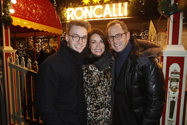 Gerit Kling mit Ehemann Wolfram Becker und Sohn Leon Premiere von 14. Roncalli Weihnachtscircus am 16. Dezember 2017 im Tempodrom in Berlin Copyright: xVISTAPRESSx xG.xChlebarov
