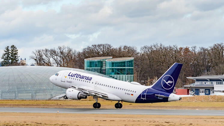 salzburg, austria, 19 feb 2022, Airbus A319-114, d-ailk operated by lufthansa starting at the airport in front of hangar 7 Copyright: xWolfgangxSimlingerx