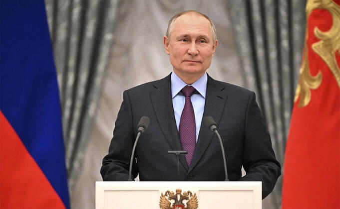 February 22, 2022, Moscow, Moscow Oblast, Russia: Russian President Vladimir Putin holds an impromptu press conference to discuss the recognition of the Ukrainian regions of Donetsk and Lugansk at the Kremlin Grand Palace, February 22, 2022 in Moscow, Russia. Moscow Russia - ZUMAp138 20220222_zaa_p138_007 Copyright: xSergeyxGuneev KremlinxPoolx