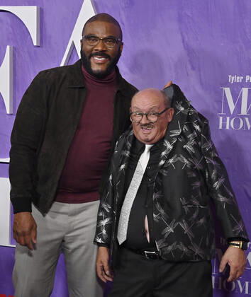 Bilder des Jahres 2022, Entertainment 02 Februar Entertainment Themen der Woche KW08 Writer, director and cast member Tyler Perry (L) and cast member Brendan O Carroll attend the premiere of the motion picture comedy Tyler Perry s A Madea Homecoming at Regal LA Live in Los Angeles on Tuesday, February 22, 2022. Storyline: Madea s back hallelujer. And she s not putting up with any nonsense as family drama erupts at her great-grandson s college graduation celebration.  LAP2022022203 JIMxRUYMEN