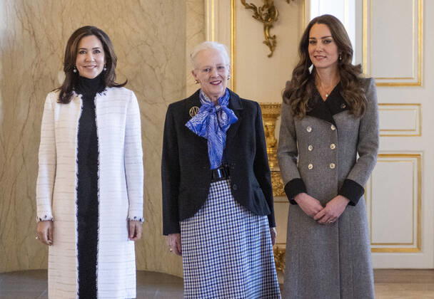 Bilder des Jahres 2022, Entertainment 02 Februar Entertainment Themen der Woche KW08 Entertainment Bilder des Tages . 23 02 2022. Copenhagen, Denmark. Kate Middleton, The Duchess of Cambridge, with Queen Margrethe II and Crown Princess Mary of Denmark, at the Christian IXÕs Palace in Copenhagen, on the second day of her visit to Denmark.  xi-Imagesx IIM-23119-0170