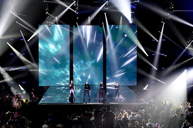 EUROVISION AUSTRALIA FINAL, Norwegian supergroup Keiino performs with Montaigne (right) during the Eurovision Australia Decides 2022 final at the Gold Coast Convention and Exhibition Centre on the Gold Coast, Saturday, February 26, 2022. ( NO ARCHIVING, EDITORIAL USE ONLY, NO USE IN BOOKS WITHOUT CONSENT GOLD COAST QLD AUSTRALIA  Copyright: xDARRENxENGLANDx 20220226001628322647