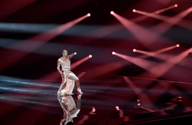 EUROVISION AUSTRALIA FINAL, Seann Miley Moore is seen performing the song My Body during the Eurovision Australia Decides 2022 final at the Gold Coast Convention and Exhibition Centre on the Gold Coast, Saturday, February 26, 2022. ( NO ARCHIVING, EDITORIAL USE ONLY, NO USE IN BOOKS WITHOUT CONSENT GOLD COAST QLD AUSTRALIA  Copyright: xDARRENxENGLANDx 20220226001628329799