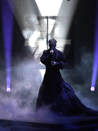 EUROVISION AUSTRALIA FINAL, Sheldon Riley is seen performing the song Not The Same during the Eurovision Australia Decides 2022 final at the Gold Coast Convention and Exhibition Centre on the Gold Coast, Saturday, February 26, 2022. ( NO ARCHIVING, EDITORIAL USE ONLY, NO USE IN BOOKS WITHOUT CONSENT GOLD COAST QLD AUSTRALIA  Copyright: xDARRENxENGLANDx 20220226001628333780
