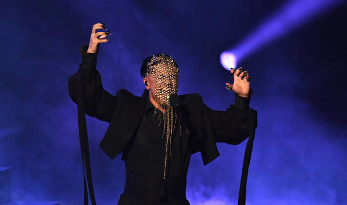 EUROVISION AUSTRALIA FINAL, Sheldon Riley is seen performing the song Not The Same during the Eurovision Australia Decides 2022 final at the Gold Coast Convention and Exhibition Centre on the Gold Coast, Saturday, February 26, 2022. ( NO ARCHIVING, EDITORIAL USE ONLY, NO USE IN BOOKS WITHOUT CONSENT GOLD COAST QLD AUSTRALIA  Copyright: xDARRENxENGLANDx 20220226001628333858