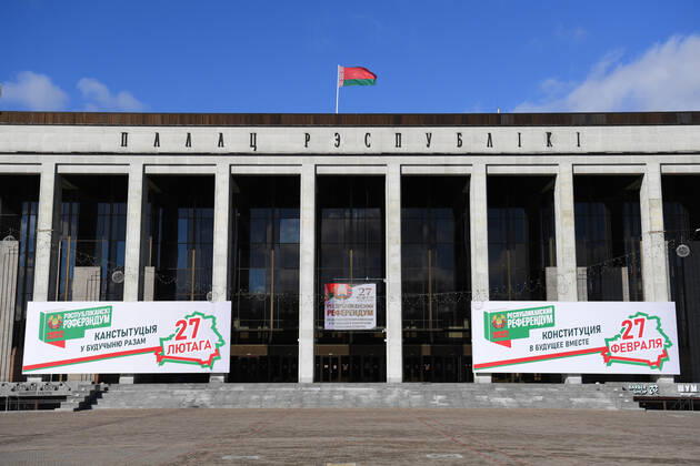 Belarus Constitutional Referendum 8127110 26.02.2022 Banners with the information about the voting in a referendum on amendments to the Belorussian constitution are pictured in Minsk, Belarus. Early voting takes place from February 22 to 26. The main voting day for the referendum is the 27th of February. Alexandr Kryazhev Sputnik Minsk Belarus  Copyright: xAlexandrxKryazhevx