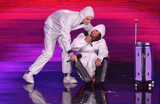 EUROVISION AUSTRALIA FINAL, Host s Joel Creasey (left) and Myf Warhurst (right) are seen during the Eurovision Australia Decides 2022 final at the Gold Coast Convention and Exhibition Centre on the Gold Coast, Saturday, February 26, 2022. ( NO ARCHIVING, EDITORIAL USE ONLY, NO USE IN BOOKS WITHOUT CONSENT GOLD COAST QLD AUSTRALIA Copyright: xDARRENxENGLANDx 20220227001628434046
