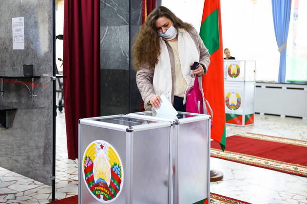 MINSK, BELARUS - FEBRUARY 27, 2022: A woman casts her vote in the 2022 Belarusian constitutional referendum. In August 2020, mass protests erupted in major cities across Belarus after the results of the 2020 Belarusian presidential election were announced. Belarusian President Lukashenko announced plans for amendments to the constitution and his readiness to redistribute presidential powers to the other branches of government. Peter Kovalev TASS  TS1258F0
