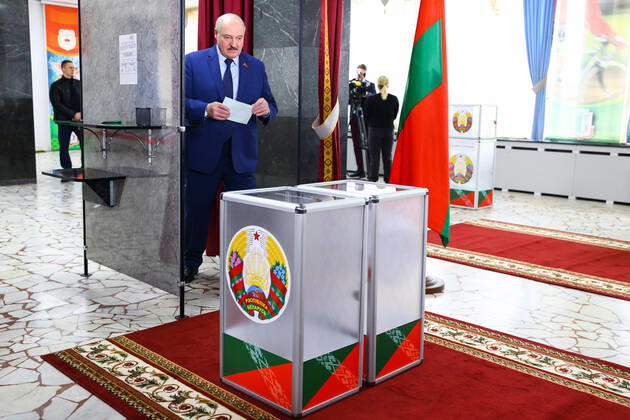 MINSK, BELARUS - FEBRUARY 27, 2022: Belarusian President Alexander Lukashenko casts his vote in the 2022 Belarusian constitutional referendum. In August 2020, mass protests erupted in major cities across Belarus after the results of the 2020 Belarusian presidential election were announced. Belarusian President Lukashenko announced plans for amendments to the constitution and his readiness to redistribute presidential powers to the other branches of government. Peter Kovalev TASS  TS125903