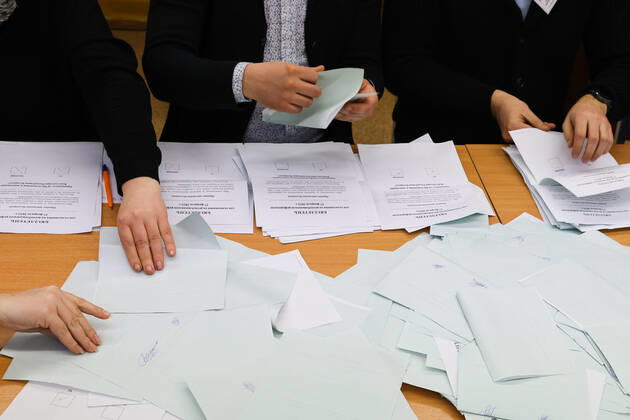 MINSK, BELARUS â€“ FEBRUARY 27, 2022: Election commission staff count votes after the 2022 Belarusian constitutional referendum at polling station No 50. In August 2020, mass protests erupted in major cities across Belarus after the results of the 2020 Belarusian presidential election were announced. Belarusian President Lukashenko announced plans for amendments to the constitution and his readiness to redistribute presidential powers to the other branches of government. Peter Kovalev TASS  TS125A16