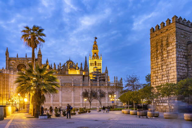 Kathedrale Sevilla Kathedrale Santa Maria de la Sede in der Abenddämmerung, Sevilla, Andalusien, Spanien Seville Cathedral Saint Mary of the See at dusk, Seville, Andalusia, Spain,