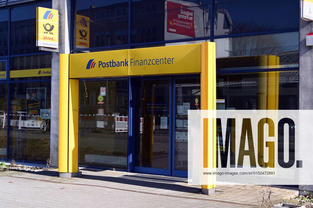 Postbank Finanzcenter Deutsche Post Eingang Logo Schriftzug Postbank Finance Center Deutsch