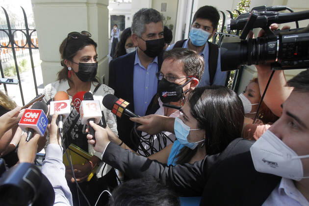 Santiago, February 28, 2022 Representatives of the Radical Party are photographed upon their arrival at the command of President-elect Jonnathan Oyarzun Aton Chile, Santiago Chile Aton 586174 Copyright: JONNATHANxOYARZUN ATONxCHILE