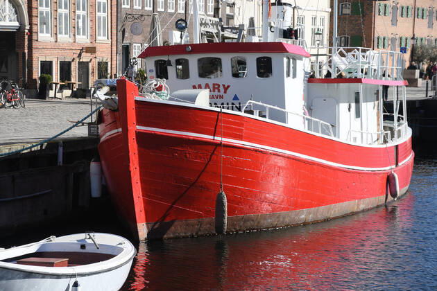 Copenhagen Denmark.04..March 2022 .Torits enjoy sun shine weather boat cruising enjoy food and drinks at cafe adn bars and restaurant on Nyhavn canal in danish capital. (Photo..Francis Dean Dean Pictures)