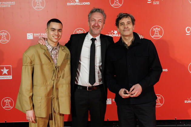Bilder des Jahres 2022, Entertainment 03 März Entertainment Themen der Woche KW09 Entertainment Bilder des Tages actor Noa Tambwe Kabati, director Peter Monsaert and actor Koen De Bouw pictured during the opening night of the 14th Film Festival Oostende , film festival in Oostende, Friday 04 March 2022.  KURTxDESPLENTER 17852081