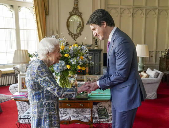Bilder des Jahres 2022, Entertainment 03 März Entertainment Themen der Woche KW10 Entertainment Bilder des Tages . 07 03 2022. Windsor, United Kingdom. Queen Elizabeth II receives Canadian Prime Minister Justin Trudeau during an audience at Windsor Castle.  xPoolx xi-Imagesx IIM-23175-0006