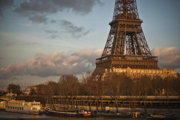 Eiffel Tower, Paris, France Copyright: xGlasshousexImagesx ghi-erics00237