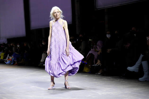 Bilder des Jahres 2022, Entertainment 03 März Entertainment Themen der Woche KW11 Entertainment Bilder des Tages Models auf dem Laufsteg bei der Sofia Ilmonen Opening Show am 14.03.2022 zum Start der Mercedes Benz Fashion Week in Berlin MBFW Fashionweek Berlin 2022 - Opening Show- Sofia Ilmonen