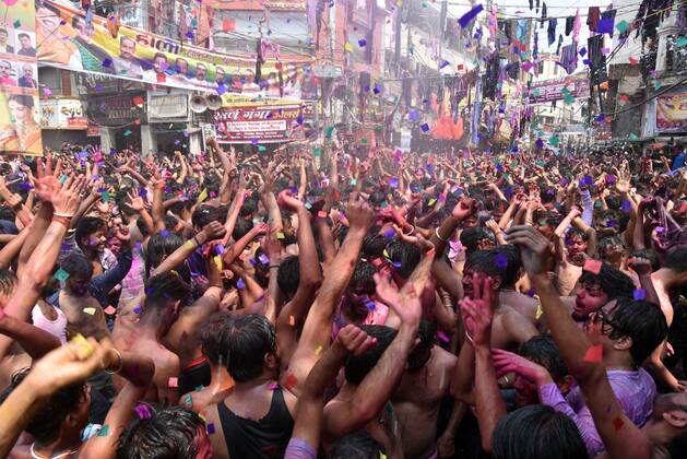 March 18, 2022, Prayagraj, Uttar Pradesh, India: Prayagraj: Revelers celebrate the Hindu spring festival of Holi in Allahabad on March 18, 2022. Prayagraj India - ZUMAv115 20220318_zap_v115_007 Copyright: xPrabhatxKumarxVermax