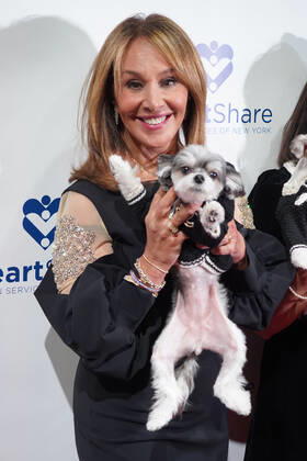 March 21, 2022, New York, NY, USA: ROSANNA SCOTTO and TINKERBELLE at the 2022 HeartShare Spring Gala,.The Ziegfeld Ballroom NYC.March 21, 2022. New York USA - ZUMAms4_ 20220321_zaf_ms4_012 Copyright: xSoniaxMoskowitzxGordonx