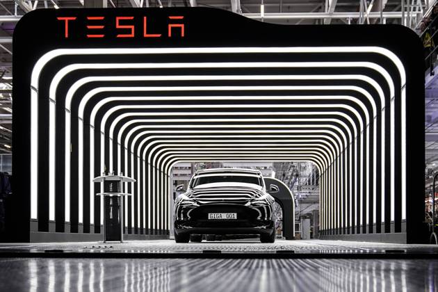 Tesla Delivery Day - Eroeffnung der Tesla-Gigafactory in Gruenheide in der Naehe von Berlin Aktuell, 22.03.2022, Gruenheide, Giga 1 der erste Tesla der heute beim Tesla Delivery Day bei der Eroeffnung und offiziellem Produktionsstart der Tesla Fabrik ausgeliefert worden ist, der neuen Gigafactory des Elektroautobauers in Europas groesste E-Autofabrik Gruenheide in der Naehe von Berlin Gruenheide Brandenburg Deutschland