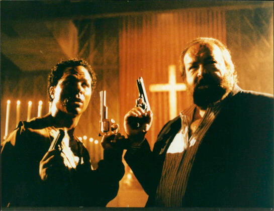 Extralarge - Zwei Supertypen in Miami Philip Michael Thomas und Bud Spencer in der Serie Extralarge - Zwei Supertypen in Miami, Folge Deadly Object.