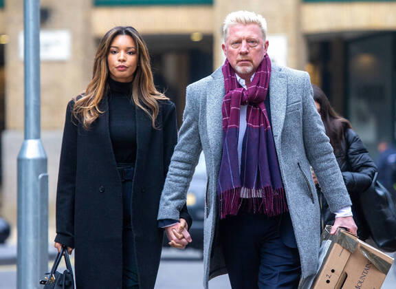 Bilder des Jahres 2022, Entertainment 03 März Entertainment Themen der Woche KW13 Entertainment Bilder des Tages March 29, 2022, London, England, United Kingdom: Former German tennis star BORIS BECKER and his partner LILIAN DE CARVALHO MONTEIRO arrive at Southwark Crown Court in London where he is being prosecuted by the Insolvency Service for not complying with obligations to disclose information after being declared bankrupt. London United Kingdom - ZUMAs262 20220329_zip_s262_032 Copyright: xTayfunxSalcix