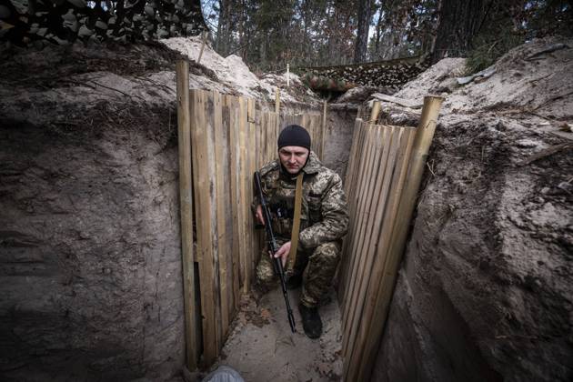 Bilder des Jahres 2022, News 03 März News Themen der Woche KW13 News Bilder des Tages Advanced Positions Of Infantry And Artillery Units On The Outskirts Of Kiev Advanced positions of infantry and artillery units on the outskirts of Kiev. In these facilities the soldiers live and train doing CrossFit when they have no service. They are patrolling the area and creating defensive trenches for a possible attack by Russian troops. Kiev, Ukraine March 29 2022 Kiev Ukraine  Copyright: xJosephxGalanakisx originalFilename: galanakis-notitle220329_np8Cp.jpg