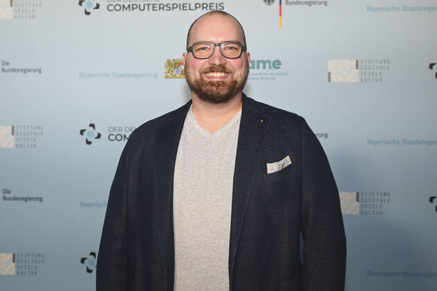 Lars Janssen bei der Verleihung des Deutschen Computerspielpreises 2022 in der TonHalle. München, 31.03.2022