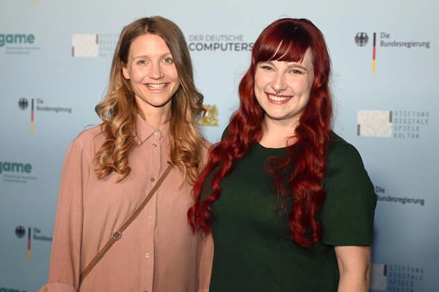 Jana Forkel und Kathrin Radtke bei der Verleihung des Deutschen Computerspielpreises 2022 in der TonHalle. München, 31.03.2022