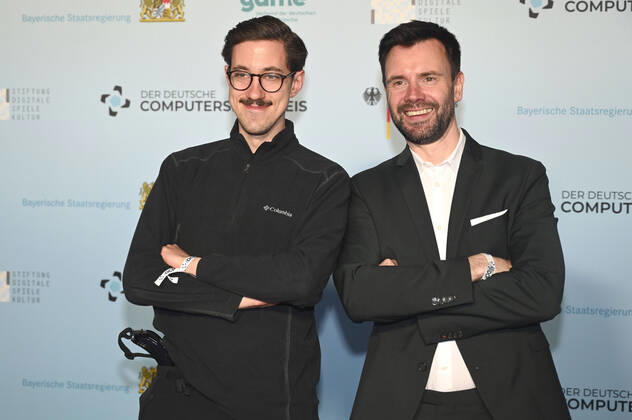 Maximilian Knabe und Felix Falk bei der Verleihung des Deutschen Computerspielpreises 2022 in der TonHalle. München, 31.03.2022