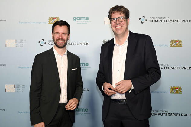 Felix Falk und Michael Kellner bei der Verleihung des Deutschen Computerspielpreises 2022 in der TonHalle. München, 31.03.2022