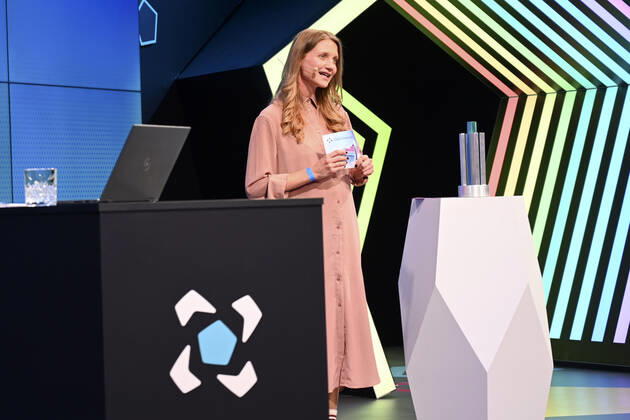 Jana Forkel bei der Verleihung des Deutschen Computerspielpreises 2022 in der TonHalle. München, 31.03.2022