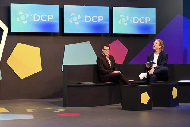 Brix Schaumburg und Uke Bosse bei der Verleihung des Deutschen Computerspielpreises 2022 in der TonHalle. München, 31.03.2022