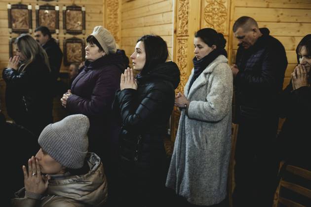 Sonntagsmesse, Griechisch-katholische Kirche, Pavliv, Ukraine, Europa Copyright: imageBROKER FlorianxBachmeier iblfba08195315.jpg
