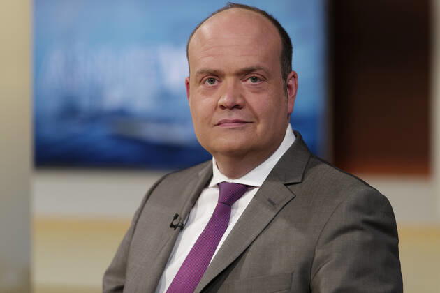 Robin Alexander bei Anne Will 2022-03-30, Deutschland, Berlin - Robin Alexander, Stellvertretender Chefredakteur Die Welt und Buchautor, zu Gast bei Anne Will im Ersten Deutschen Fernsehen. Thema der ARD-Politiktalkrunde: Streit um russisches Öl und Gas - Soll Deutschland den Import sofort stoppen?