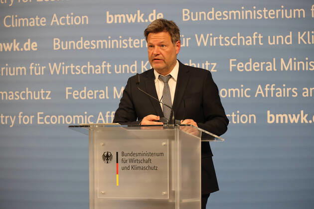 Bilder des Jahres 2022, News 04 April News Themen der Woche KW14 News Bilder des Tages Habeck zu Gazprom 04.04.2022, Germany, Berlin , Pressekonferenz Bundesminister für Wirtschaft und Klimaschutz Robert Habeck Zum Thema der Gazprom Germania Berlin Berlin Germany
