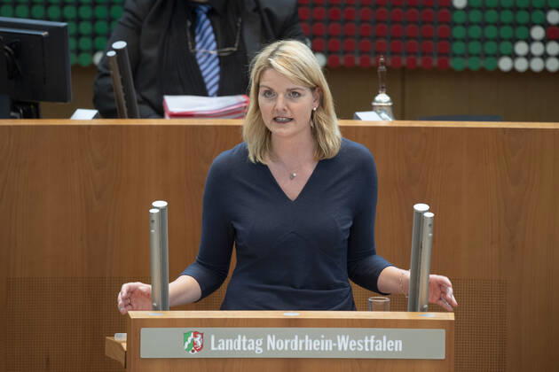 Christina SCHULZE-FOECKING, Schulze-Föcking, CDU-Fraktion, bei ihrer Rede TOP 4: Landeskinderschutzgesetz NRW und Anenderung des Kinderbildungsgesetzes, Gesetzentwurf der Landesregierung, 169. Sitzung des Landtags Nordrhein-Westfalen, im Landtag Nordrhein-Westfalen NRW, Duesseldorf am 27.01.2022, Ã‚