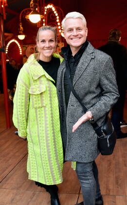 Moderator Guido Cantz und Ehefrau Kerstin Ricker kommen zur Kölner Premiere des Circus Theater Roncalli