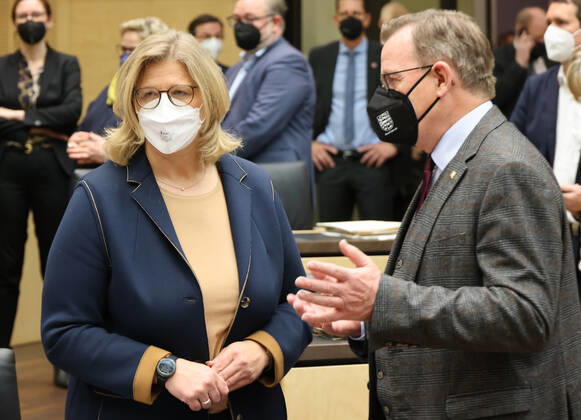 Bundesrat 08.04.2022, Germany, Berlin ,Bundesrat, MinisterpraesidentinAnke Rehlinger und Bodo Ramelow Berlin Berlin Germany