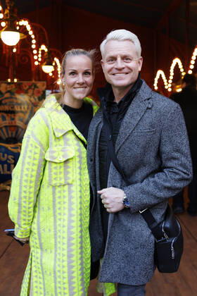 Moderator Guido Cantz und Ehefrau Kerstin Ricker kommen zur Kölner Premiere des Circus Theater Roncalli auf dem Neumarkt. Köln, 07.04.2022 NRW Deutschland Copyright: xChristophxHardtx