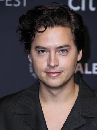 2022 PaleyFest LA - The CW s Riverdale American actor Cole Sprouse arrives at the 2022 PaleyFest LA - The CW s Riverdale held at the Dolby Theatre on April 9, 2022 in Hollywood, Los Angeles, California, United States. Dolby Theatre, Hollywood, Los Angeles, California California United States Copyright: xImagexPressxAgencyx originalFilename: collin-2022pale220410_np8ec