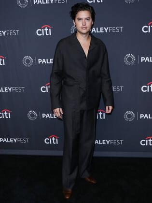 2022 PaleyFest LA - The CW s Riverdale American actor Cole Sprouse arrives at the 2022 PaleyFest LA - The CW s Riverdale held at the Dolby Theatre on April 9, 2022 in Hollywood, Los Angeles, California, United States. Dolby Theatre, Hollywood, Los Angeles, California California United States Copyright: xImagexPressxAgencyx originalFilename: collin-2022pale220410_npKN2